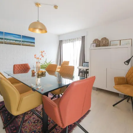 Klemskerkestraat With Terrace By Interhome Vakantiehuis Bredene